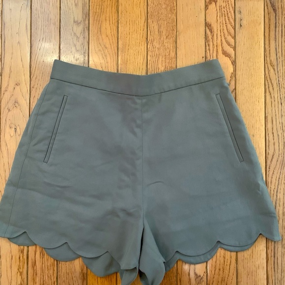 Aritzia Scalloped Shorts - Picture 3 of 4